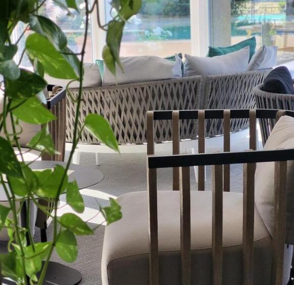 Cortona Resort & Spa