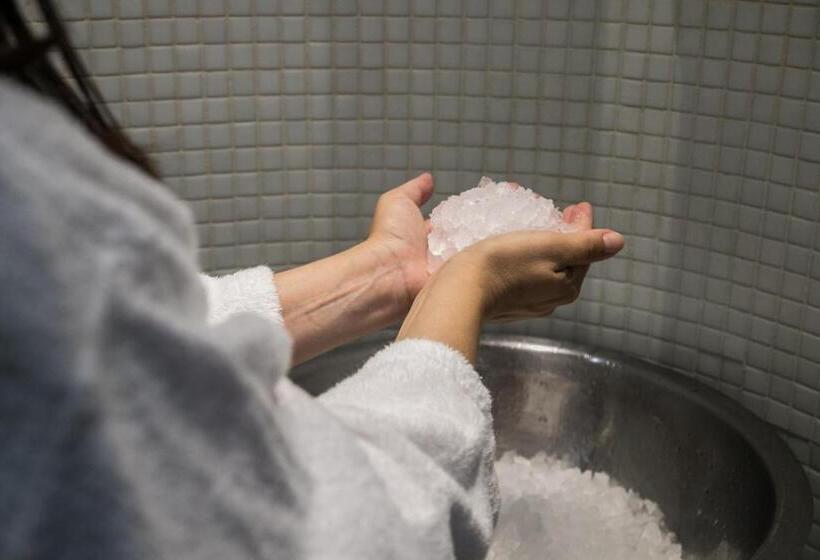 Cortona Resort & Spa