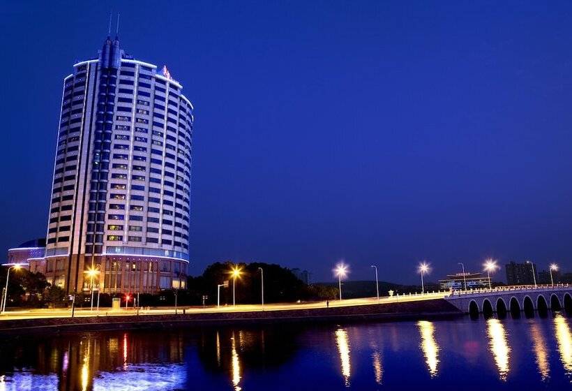 Hongyi Hotel Wuhan University