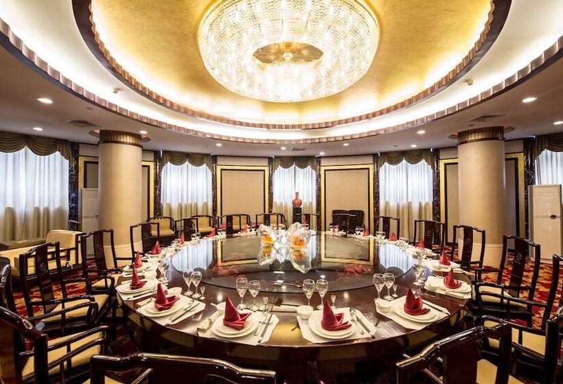 Hongyi Hotel Wuhan University