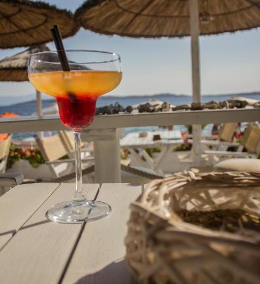 בית מלון כפרי Akti Ouranoupoli Beach Resort