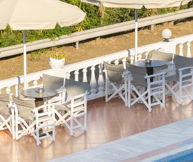 בית מלון כפרי Akti Ouranoupoli Beach Resort