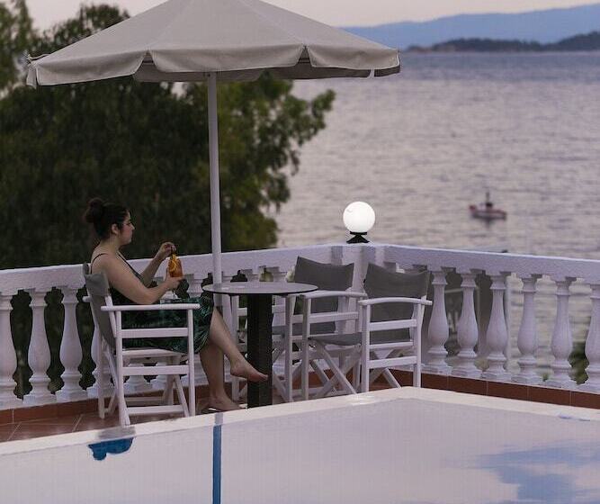 בית מלון כפרי Akti Ouranoupoli Beach Resort