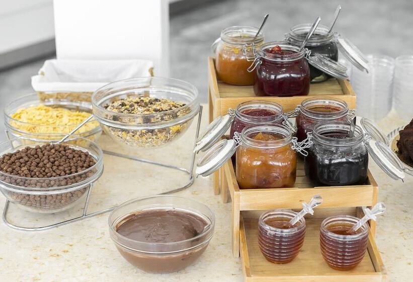 בית מלון כפרי Akti Ouranoupoli Beach Resort