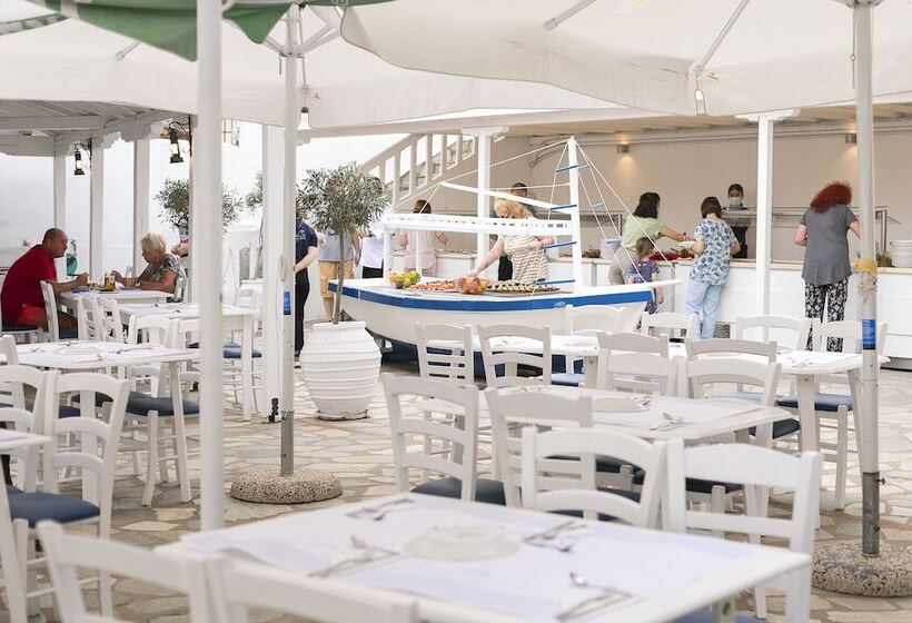 هتل Akti Ouranoupoli Beach Resort