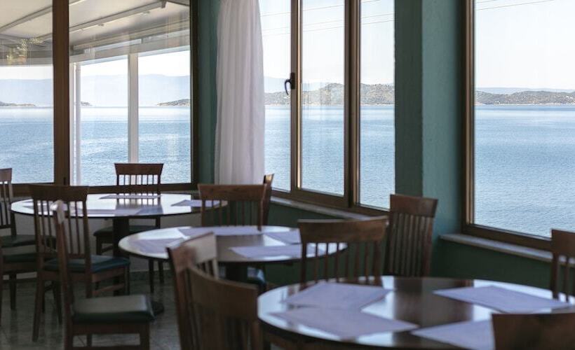 בית מלון כפרי Akti Ouranoupoli Beach Resort