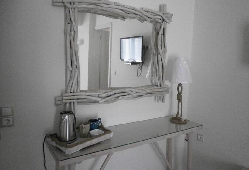 Отель Alkyoni Beach