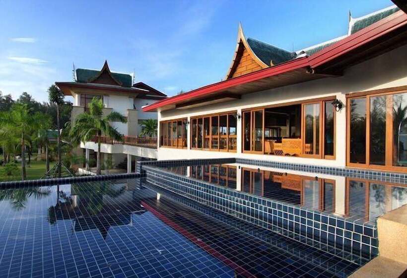 בית מלון כפרי Miracle Island Resort