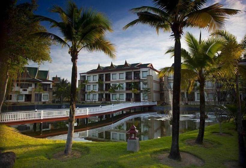 בית מלון כפרי Miracle Island Resort