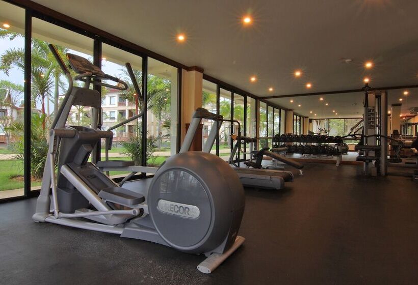 בית מלון כפרי Miracle Island Resort