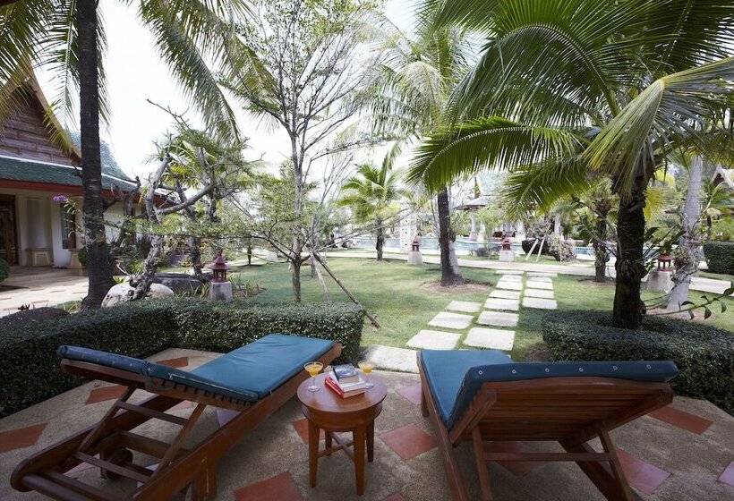 בית מלון כפרי Miracle Island Resort