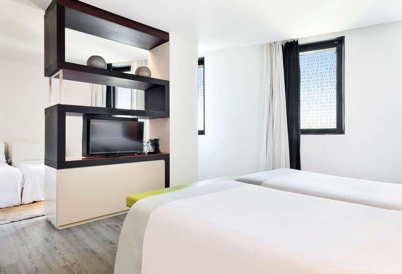 Отель Barcelona Condal Mar Affiliated By Meliá