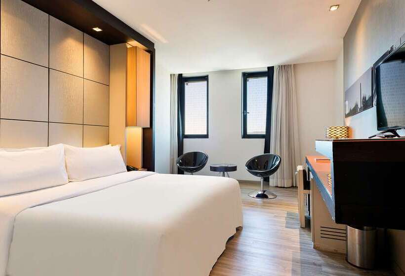 Отель Barcelona Condal Mar Affiliated By Meliá