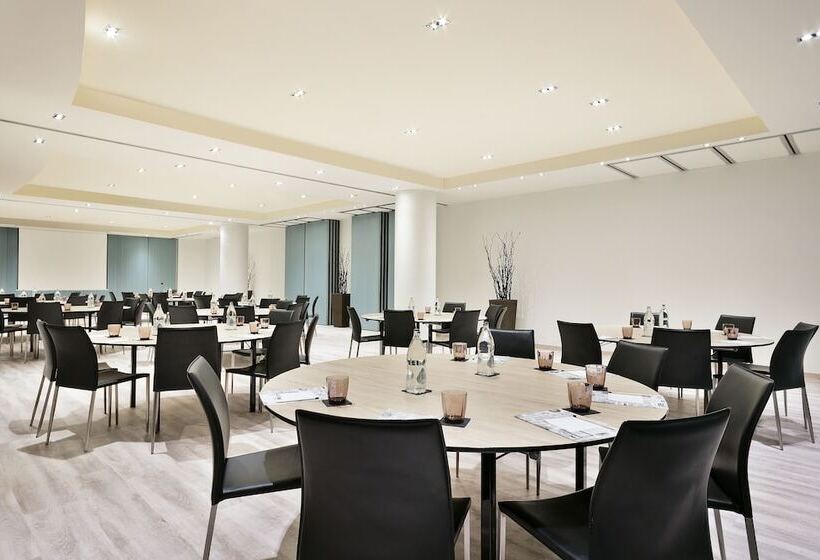 Отель Barcelona Condal Mar Affiliated By Meliá