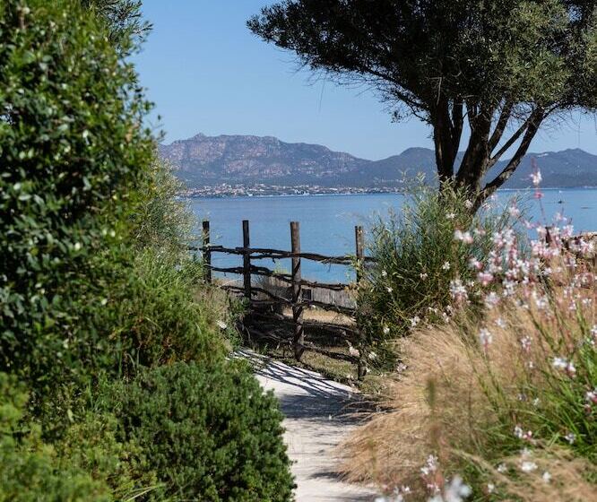 Отель Cala Cuncheddi   Vretreats