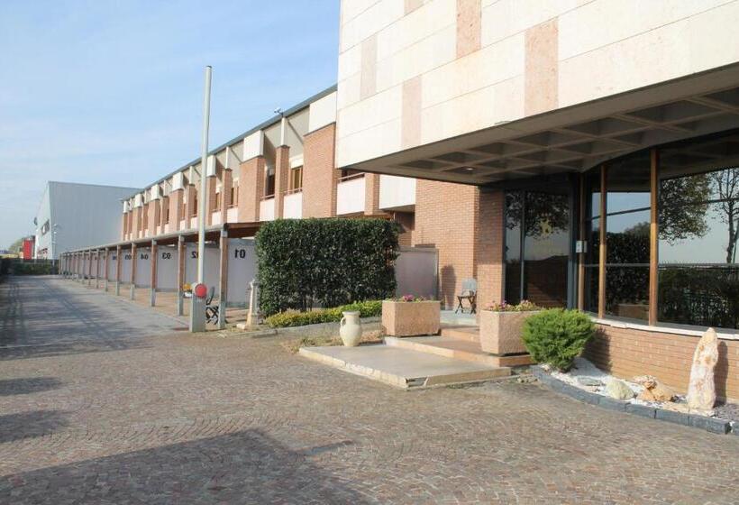 فندق Cangrande Di Soave