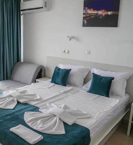 فندق Carmen Azzuro