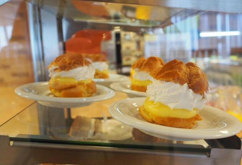 فندق Carmen Azzuro