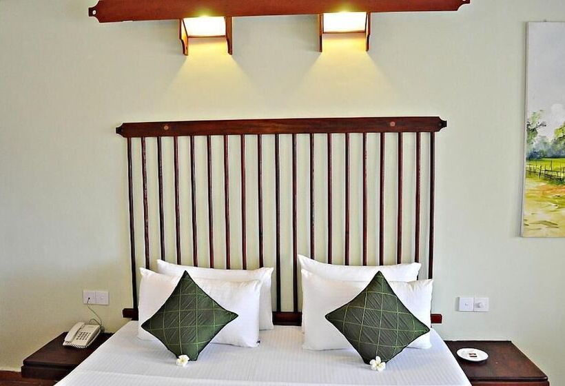 Отель Club Koggala Village