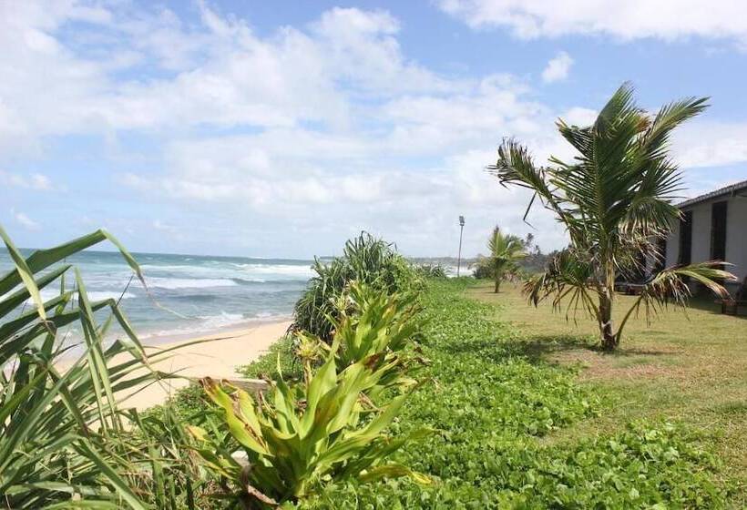 Отель Club Koggala Village