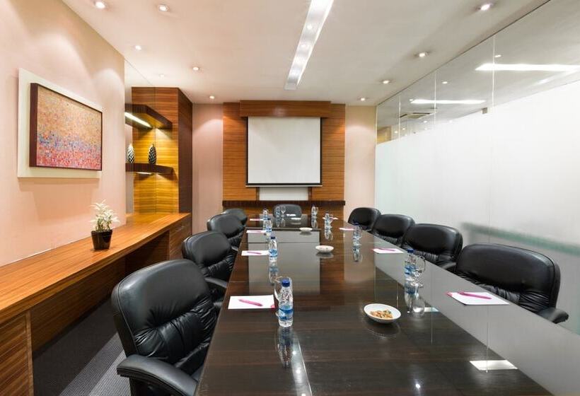 هتل Crowne Plaza Manila Galleria, An Ihg