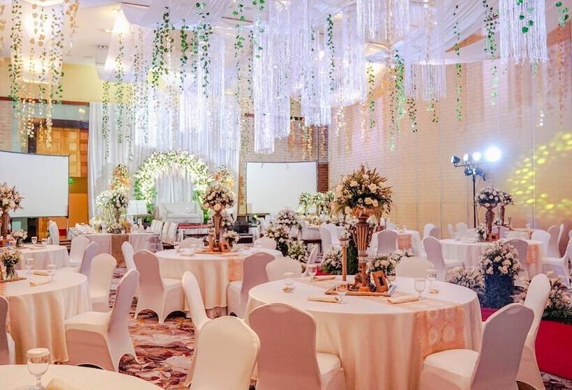 هتل Crowne Plaza Manila Galleria, An Ihg