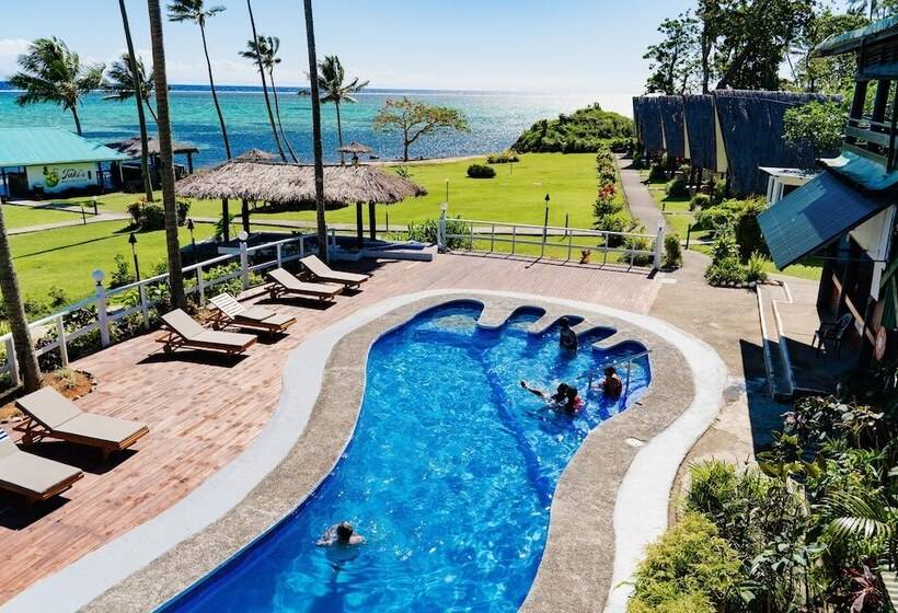 Отель Crusoe's Retreat