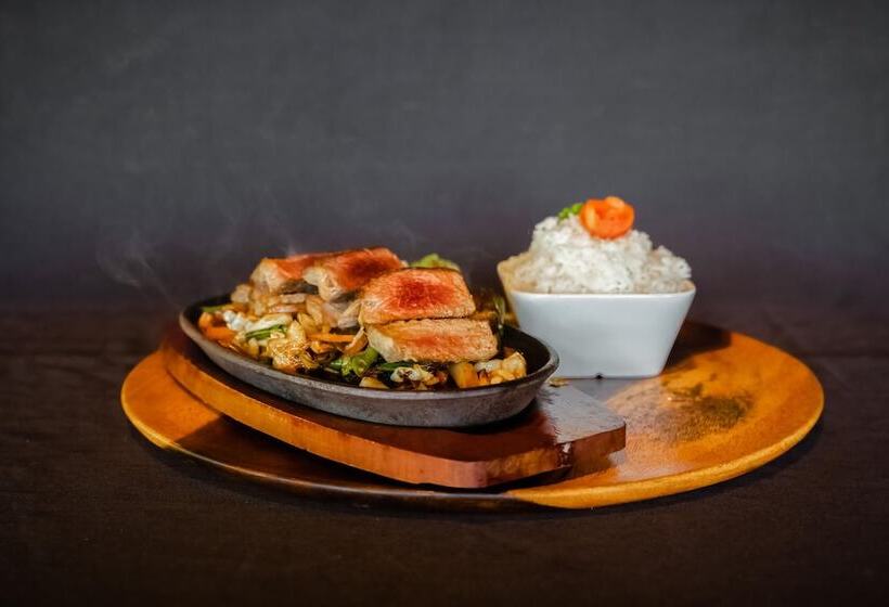 Отель Crusoe's Retreat