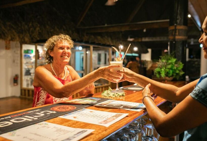 Отель Crusoe's Retreat