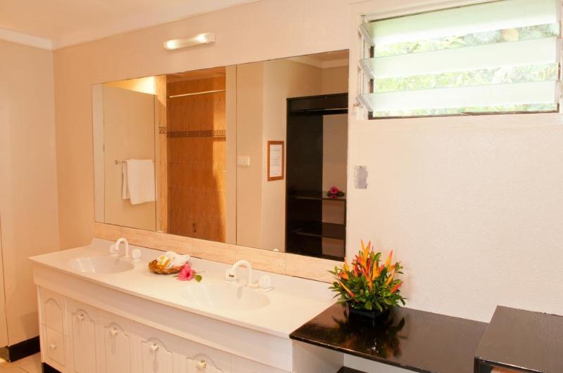 Отель Crusoe's Retreat