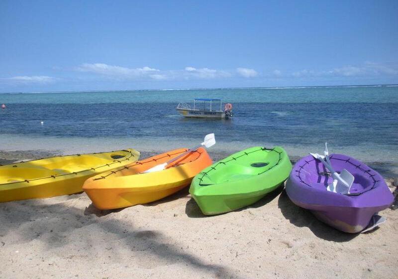 هتل Crusoe's Retreat