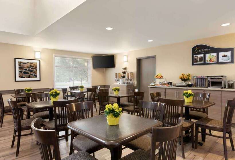 호텔 Days Inn By Wyndham Ottawa Airport