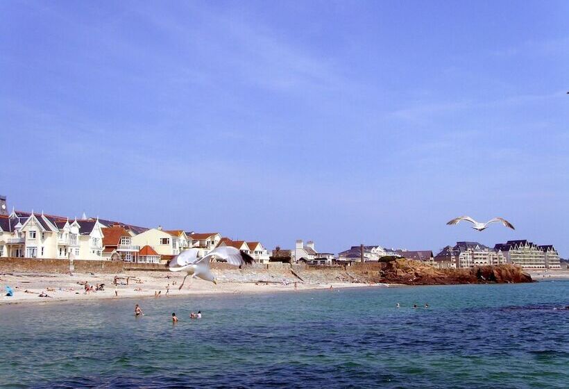 فندق De Normandie