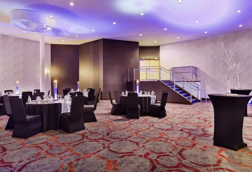 ホテル Doubletree By Hilton Toronto Airport West