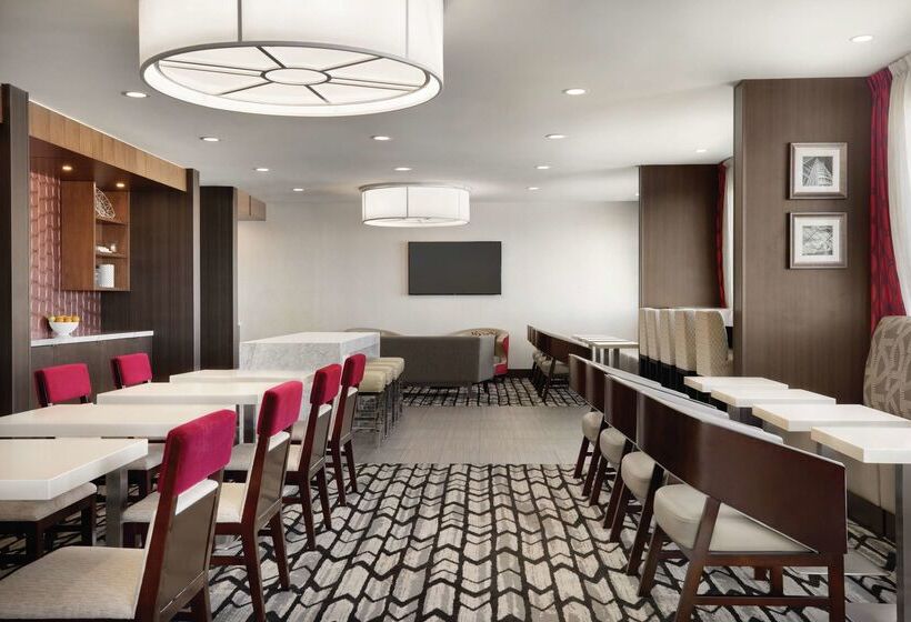 ホテル Doubletree By Hilton Toronto Airport West