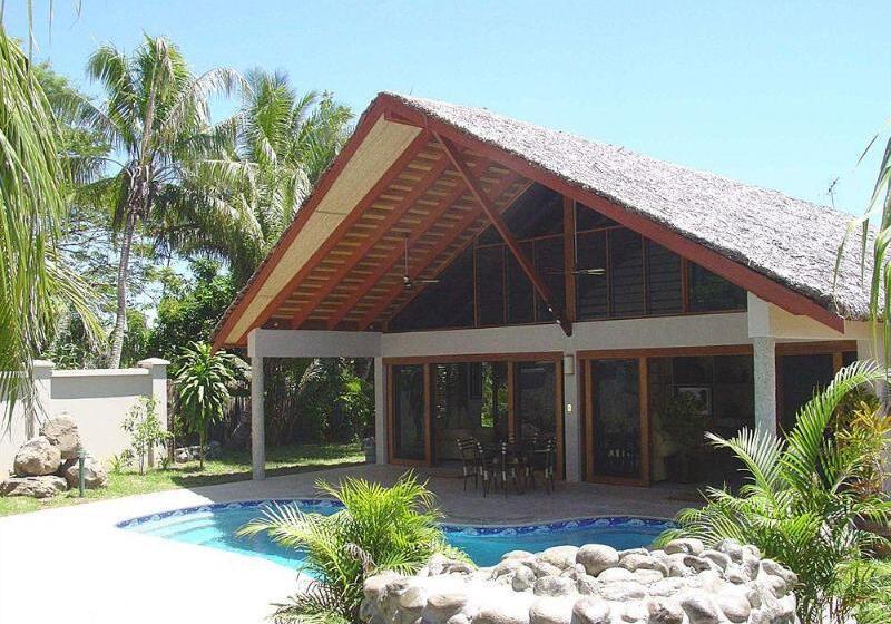 هتل First Landing Beach Resort & Villas