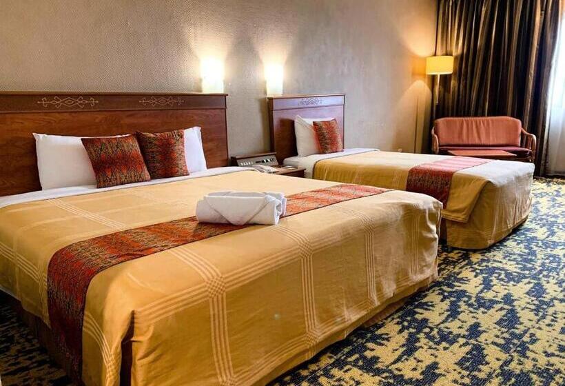 ホテル Grand Continental Kuching