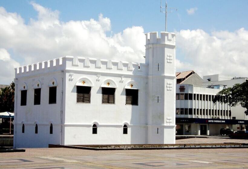 ホテル Grand Continental Kuching