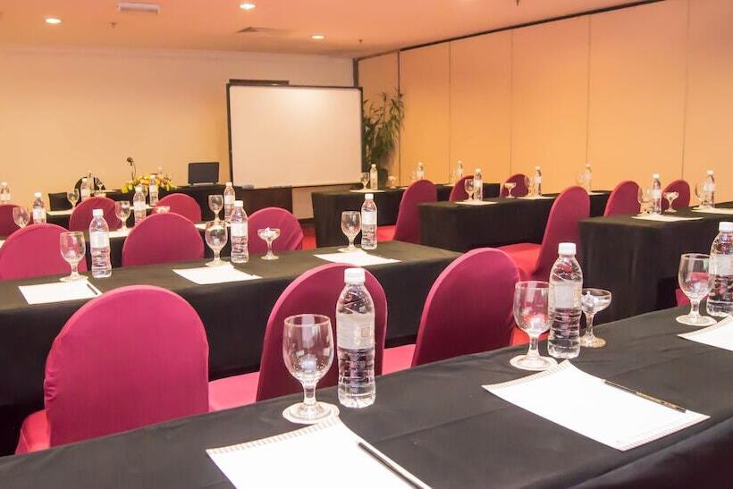 ホテル Grand Continental Kuching