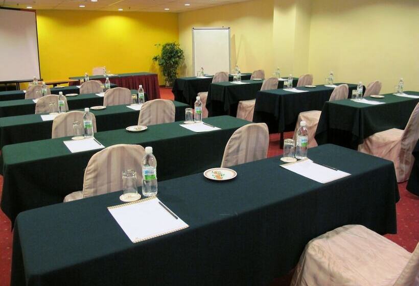 ホテル Grand Continental Kuching