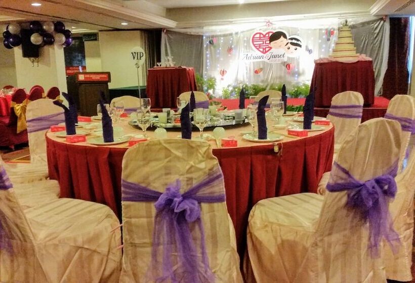 ホテル Grand Continental Kuching