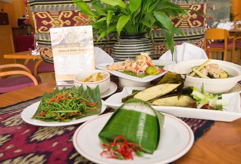 ホテル Grand Continental Kuching