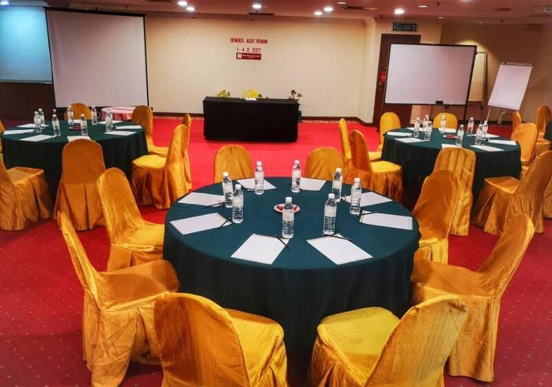 ホテル Grand Continental Kuching