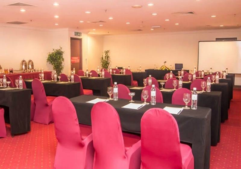 ホテル Grand Continental Kuching