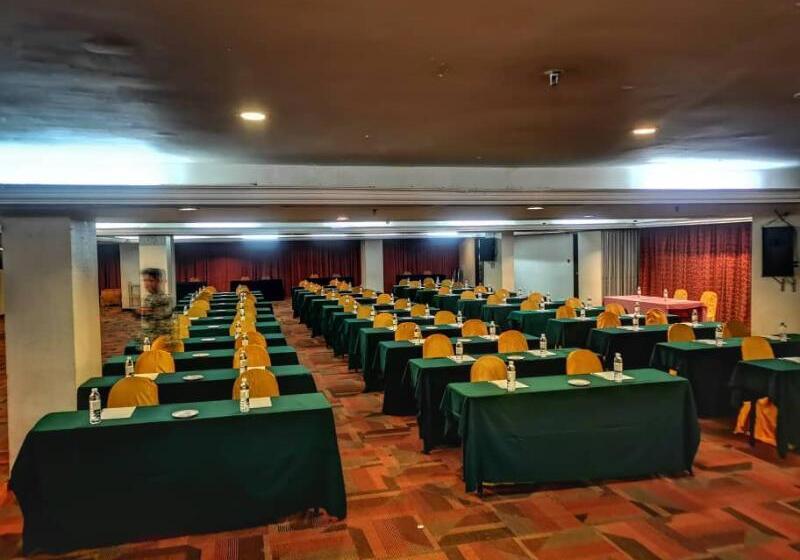 ホテル Grand Continental Kuching