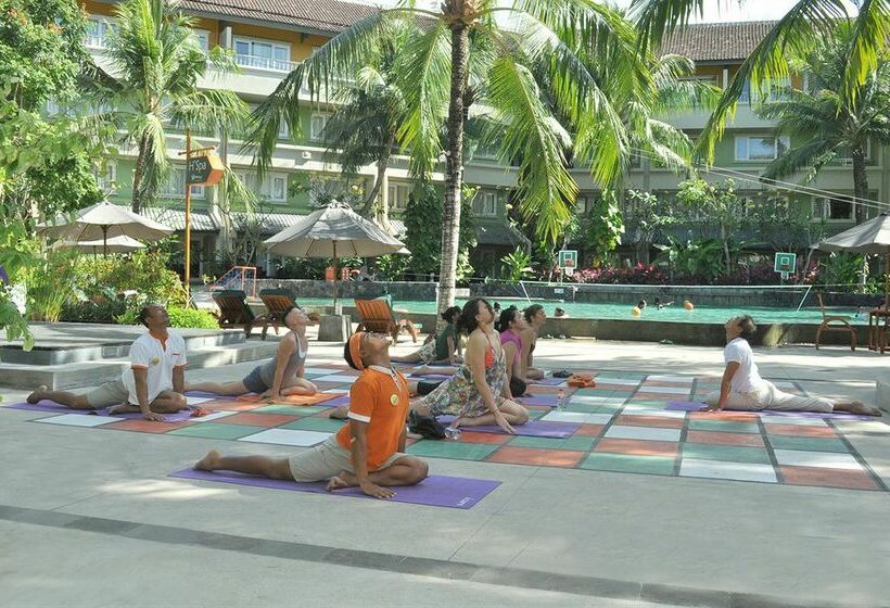 Отель Aloft Bali Kuta Beachwalk