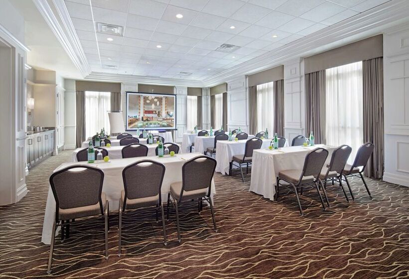 酒店 Hilton Garden Inn Montreal Airport