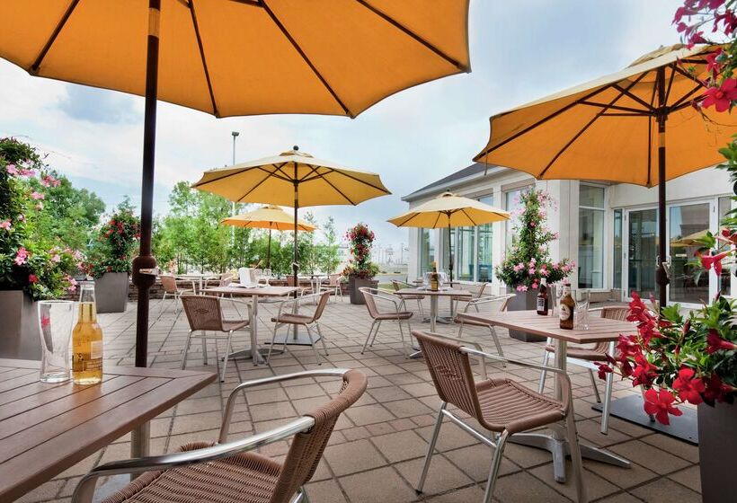 酒店 Hilton Garden Inn Montreal Airport