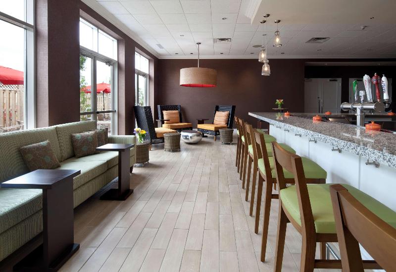 酒店 Hilton Garden Inn Montreal Airport