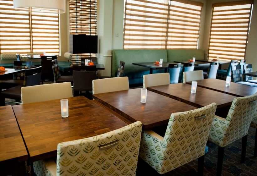 فندق Hilton Garden Inn Rockaway